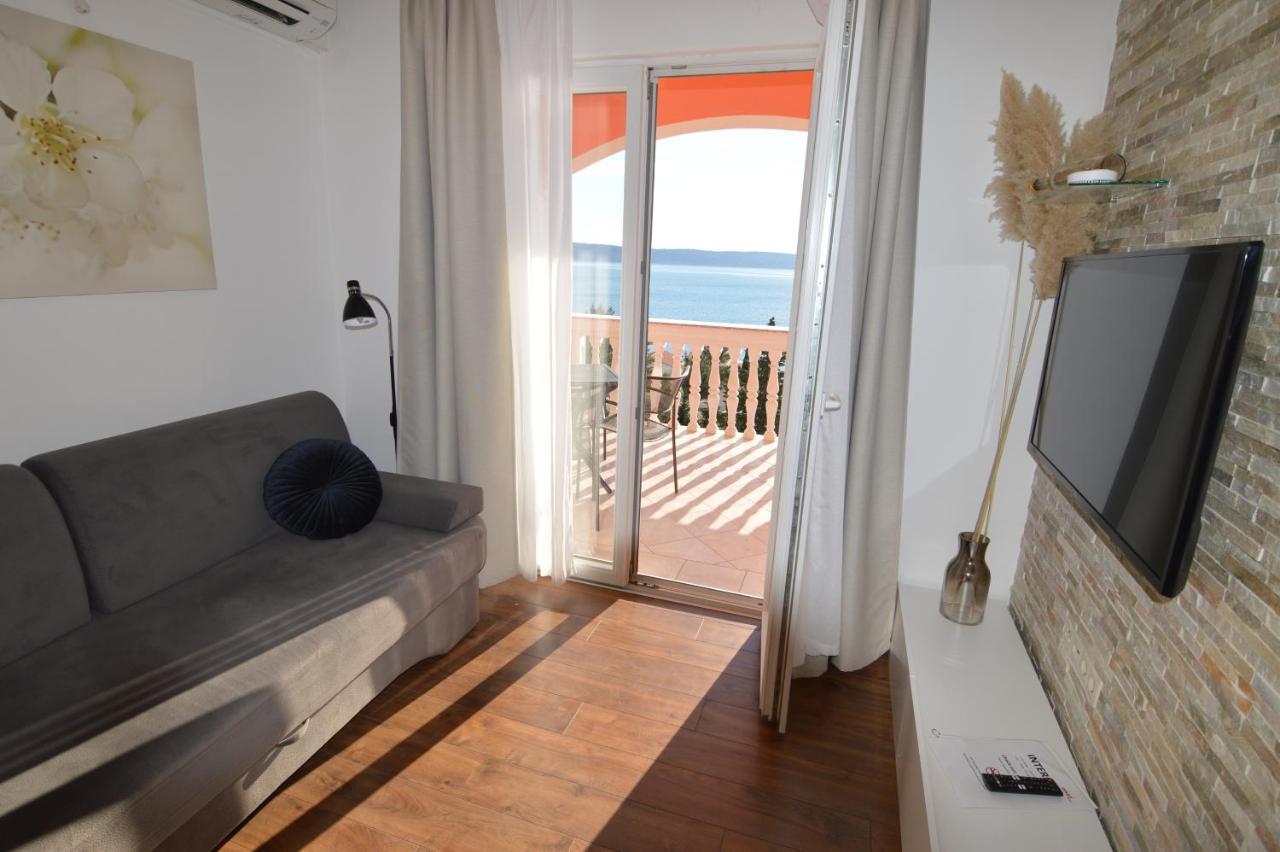 Apartments By The Sea Starigrad, Paklenica - 16421 Buitenkant foto