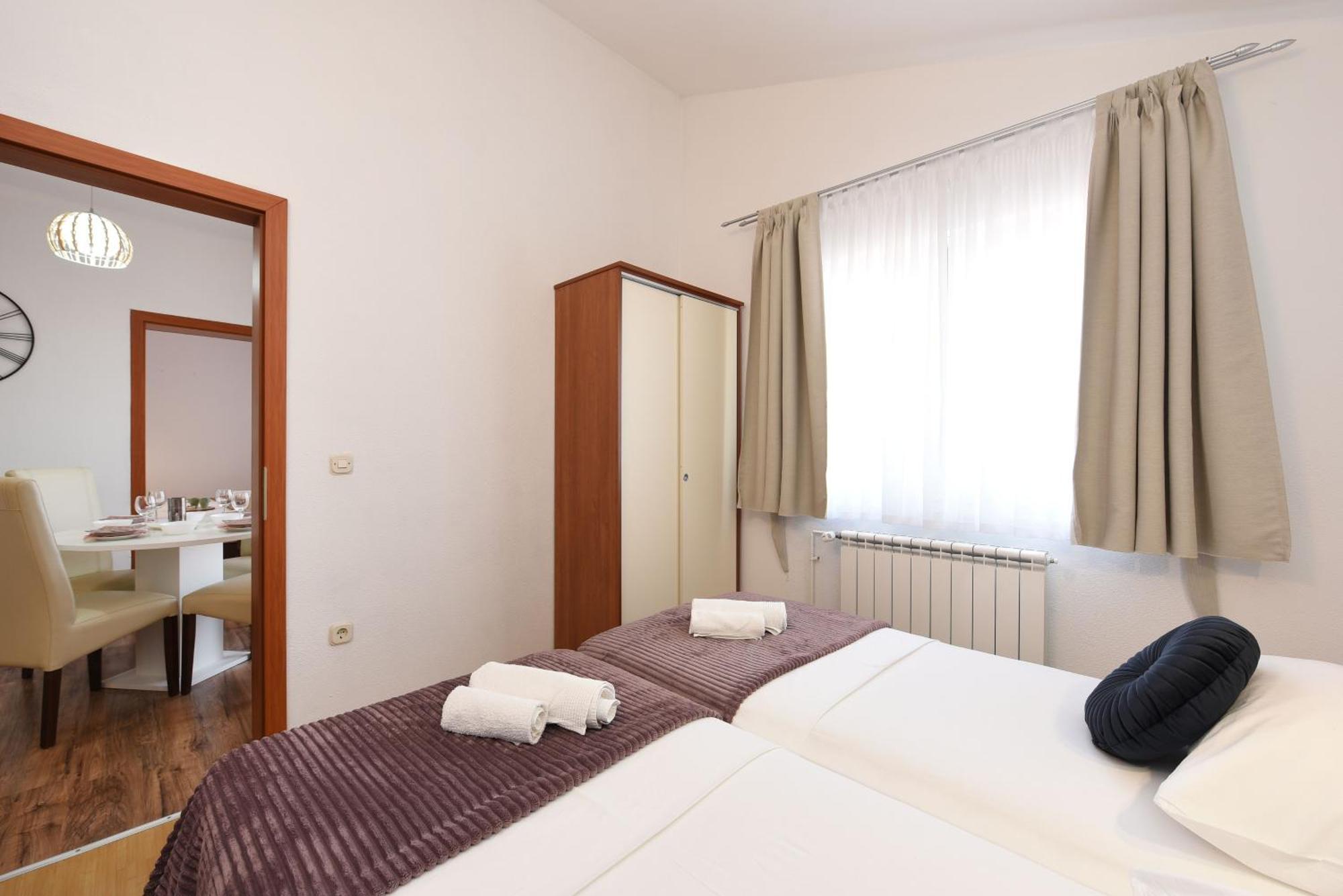 Apartments By The Sea Starigrad, Paklenica - 16421 Kamer foto